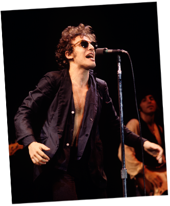 Bruce Springsteen singing on stage